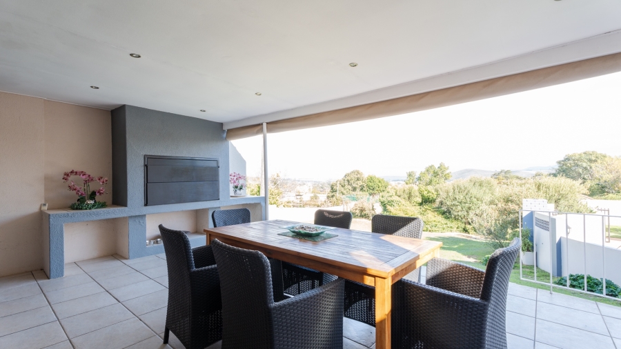 5 Bedroom Property for Sale in Uniepark Western Cape